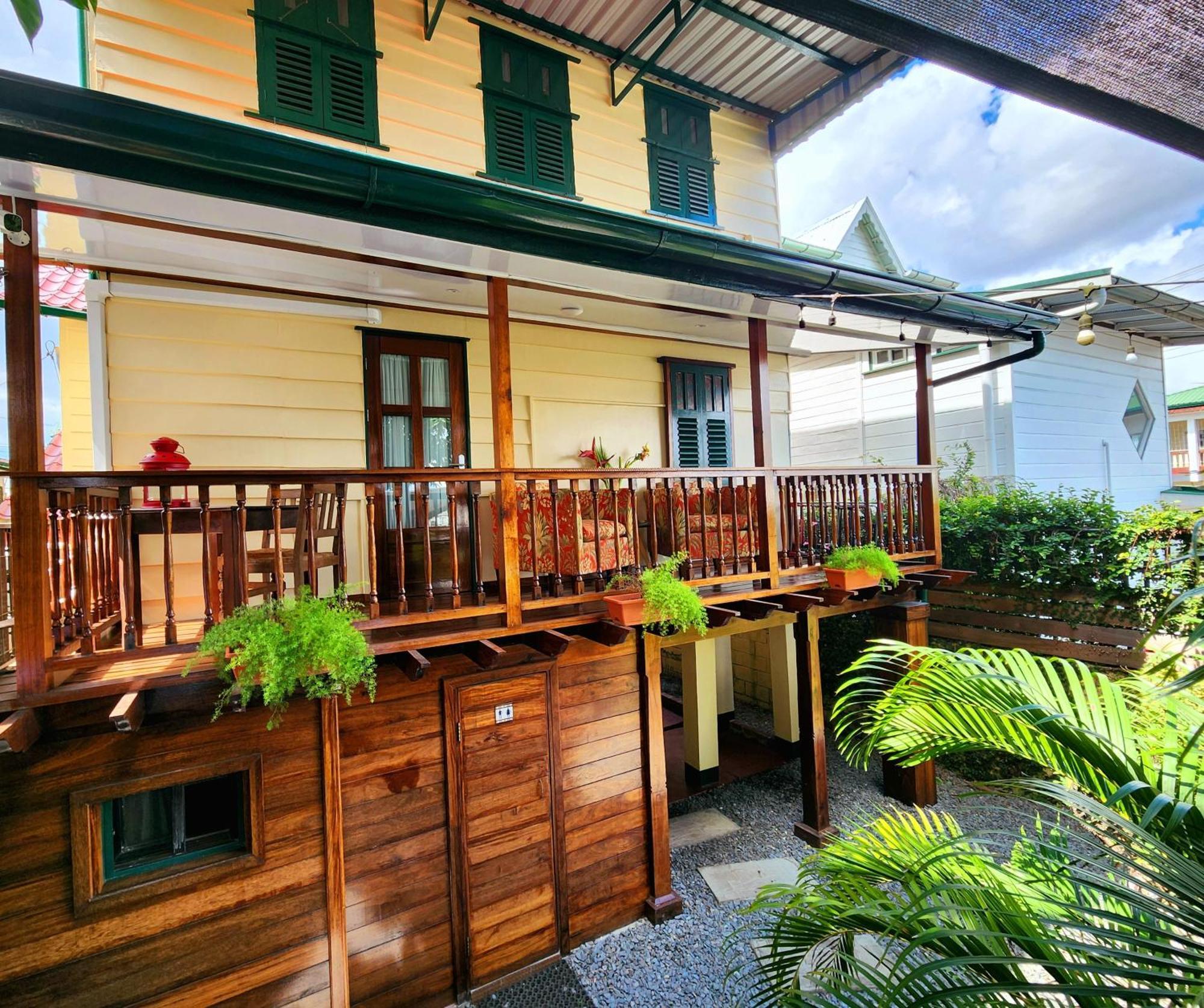 Prins Hendrik Suites ปารามารีโบ ภายนอก รูปภาพ